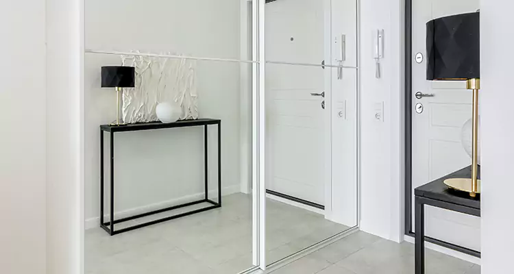 Mirrored Bifold Closet Doors Repair in Casselberry, FL