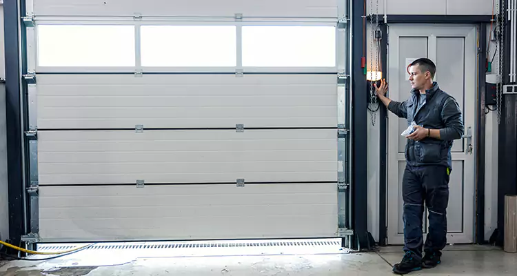 Modern Overhead Door Repair in Casselberry, FL
