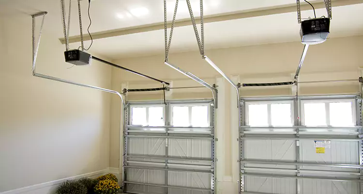 Residential Emergency Garage Door Repair in Casselberry, FL