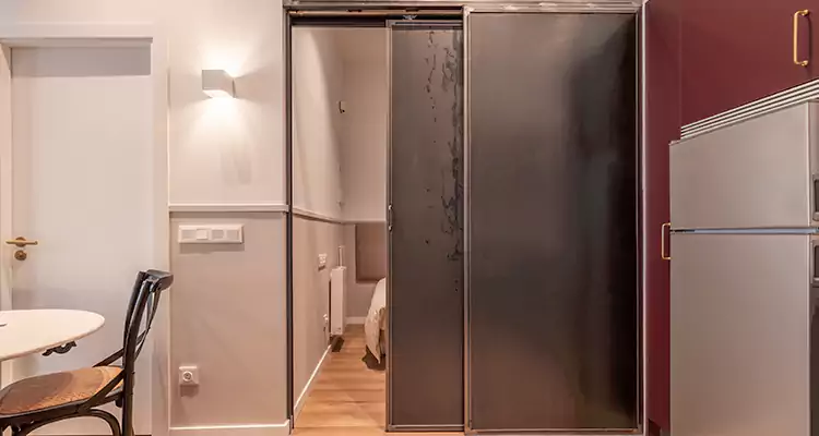 We Fix Closet Sliding Door in Casselberry, FL