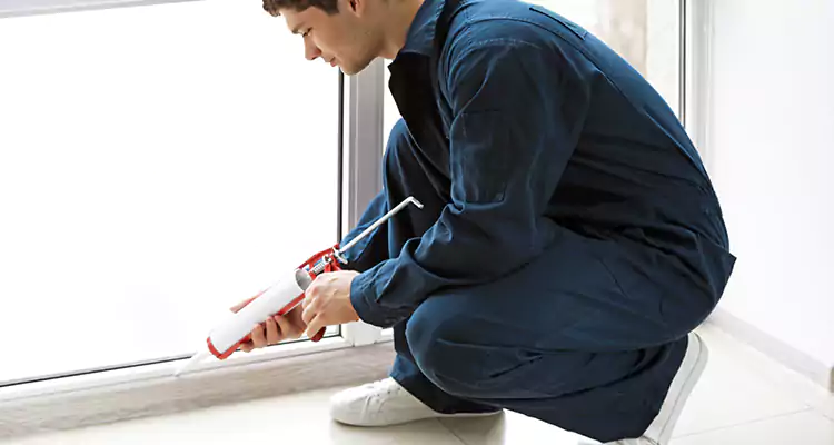 Window Glass Caulk Repair in Casselberry, FL