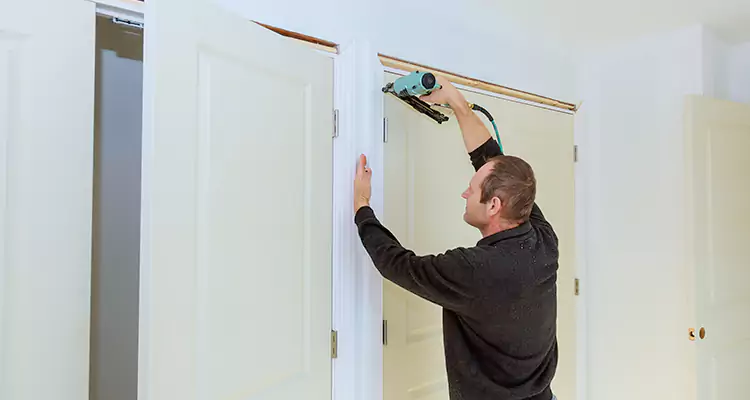 Top Rated Door Fixing ServiceFixing Garage Door Track in Casselberry, FL