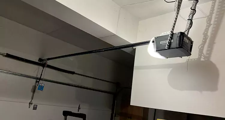 Linear Garage Door Opener Repair in Casselberry, FL