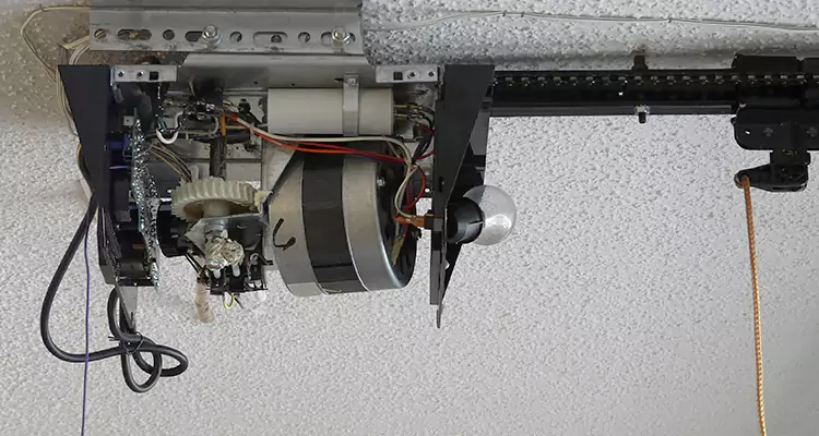 Garage Door Motor Replacement in Casselberry, FL