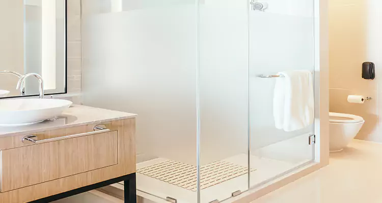 Expert Shower Door Fix and Repair in Casselberry, FL